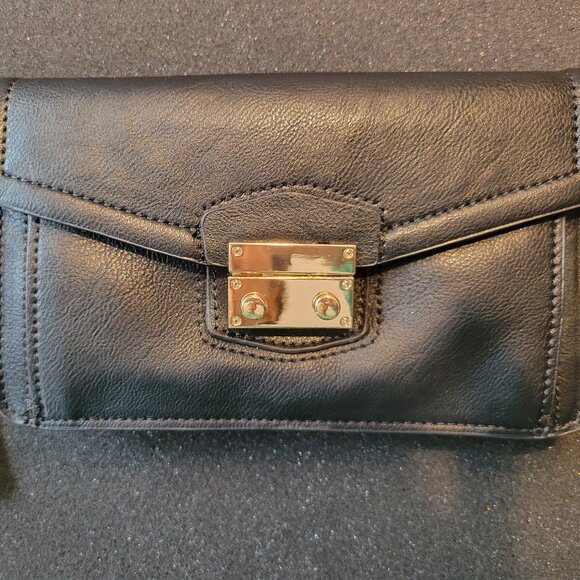 Jessica Simpson Crossbody Bag / Wristlet (long adjustable strap included) - BNWT - Picture 1 of 10